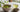 Matcha Pulver und gruener Tee werden nebeneinander verglichen