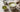 Matcha fuer Matcha Latte wird mit Loeffel dosiert
