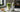 Selbstgemachter Matcha Drink neben fertiger Flasche als Vergleich