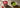 Rotes Pflanzenpulver und grüner Matcha werden nebeneinander eingeordnet