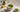 Ceremonial Grade Matcha Pulver und frisch aufgeschlagene Schale