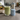 Iced Matcha Latte Zutaten mit Eis, Milch und Sirup als Kalorienvergleich
